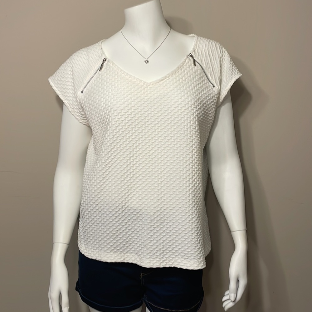 Nue Options Petite Off-White Blouse